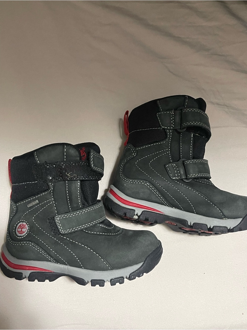 Timberland toddler Gray and Red Waterproof Snow Boots size9 (see photo)